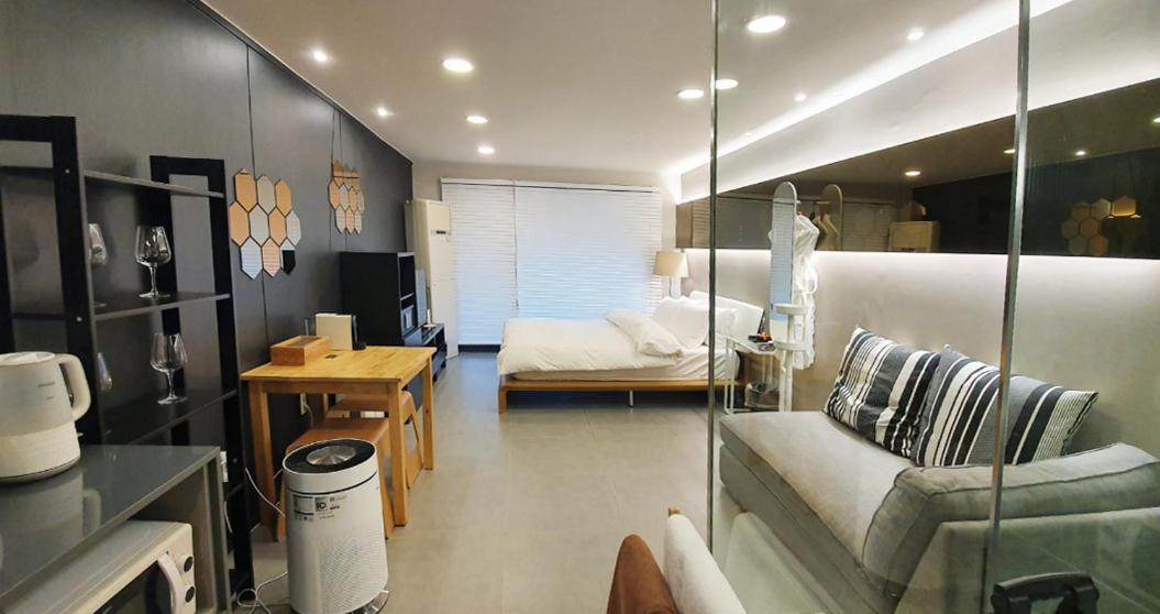 Penatess Pool Villa Chungju Buitenkant foto