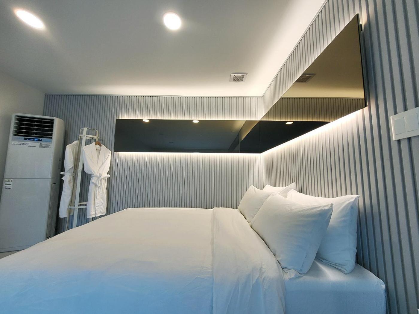 Penatess Pool Villa Chungju Buitenkant foto