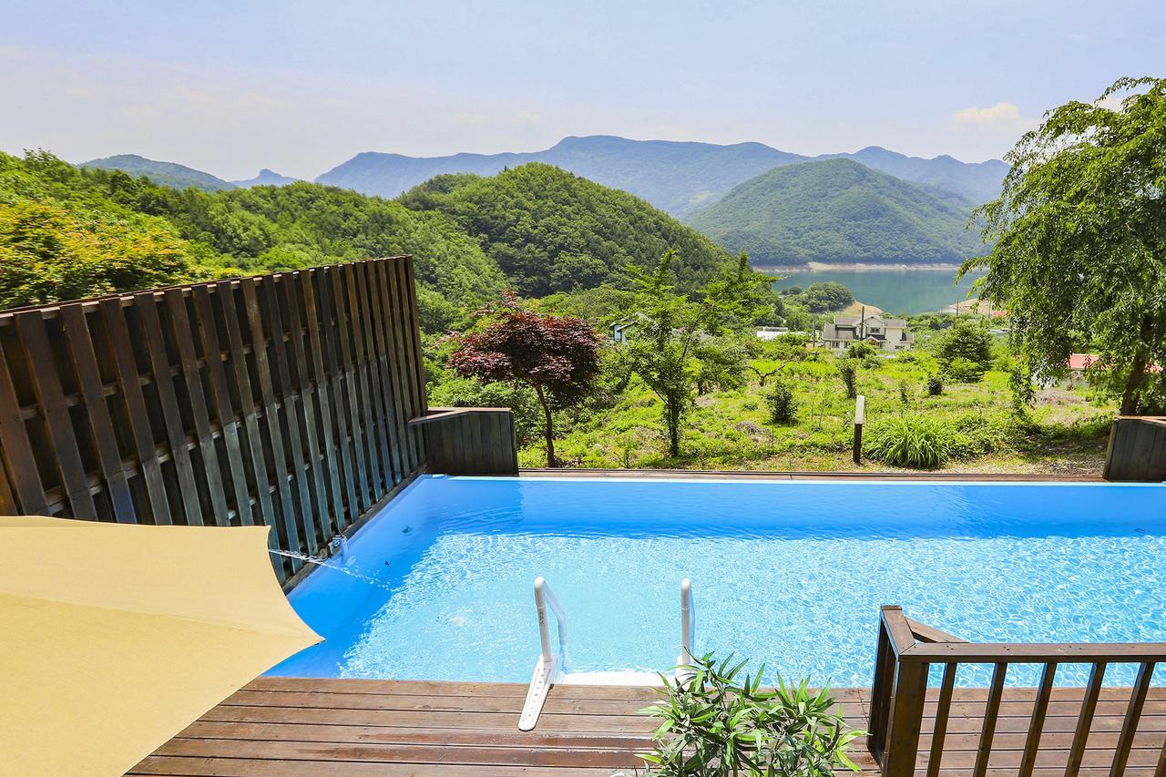 Penatess Pool Villa Chungju Buitenkant foto