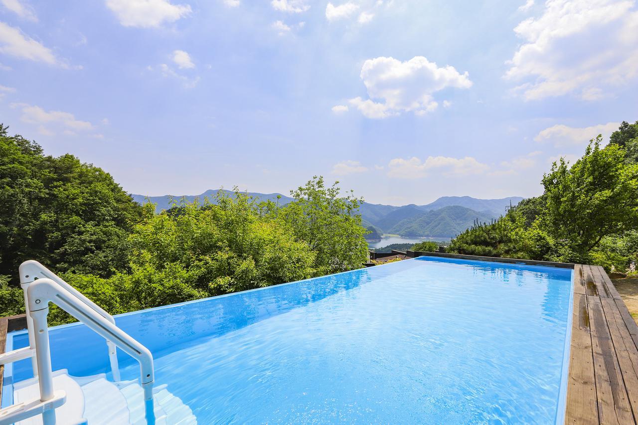 Penatess Pool Villa Chungju Buitenkant foto
