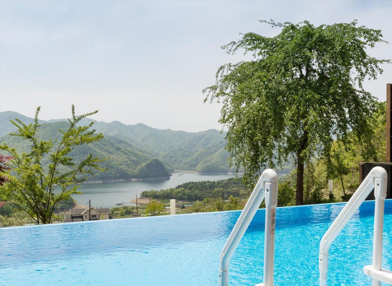 Penatess Pool Villa Chungju Buitenkant foto